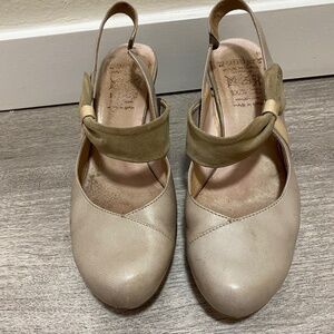 Wonders made in Spain Size 9 Women’s Light Brown Sandals